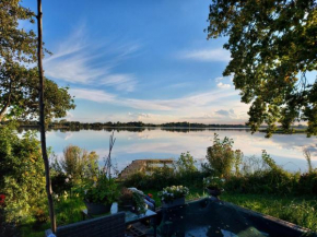Exceptional house on the waterfront